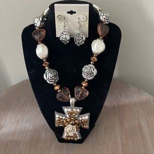 Cross beaded necklace / earring set